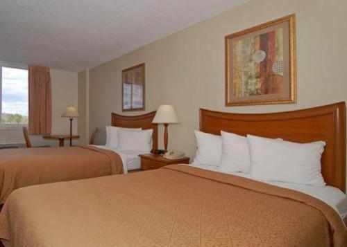 Quality Inn & Suites Near The Theme Parks Орландо Номер фото